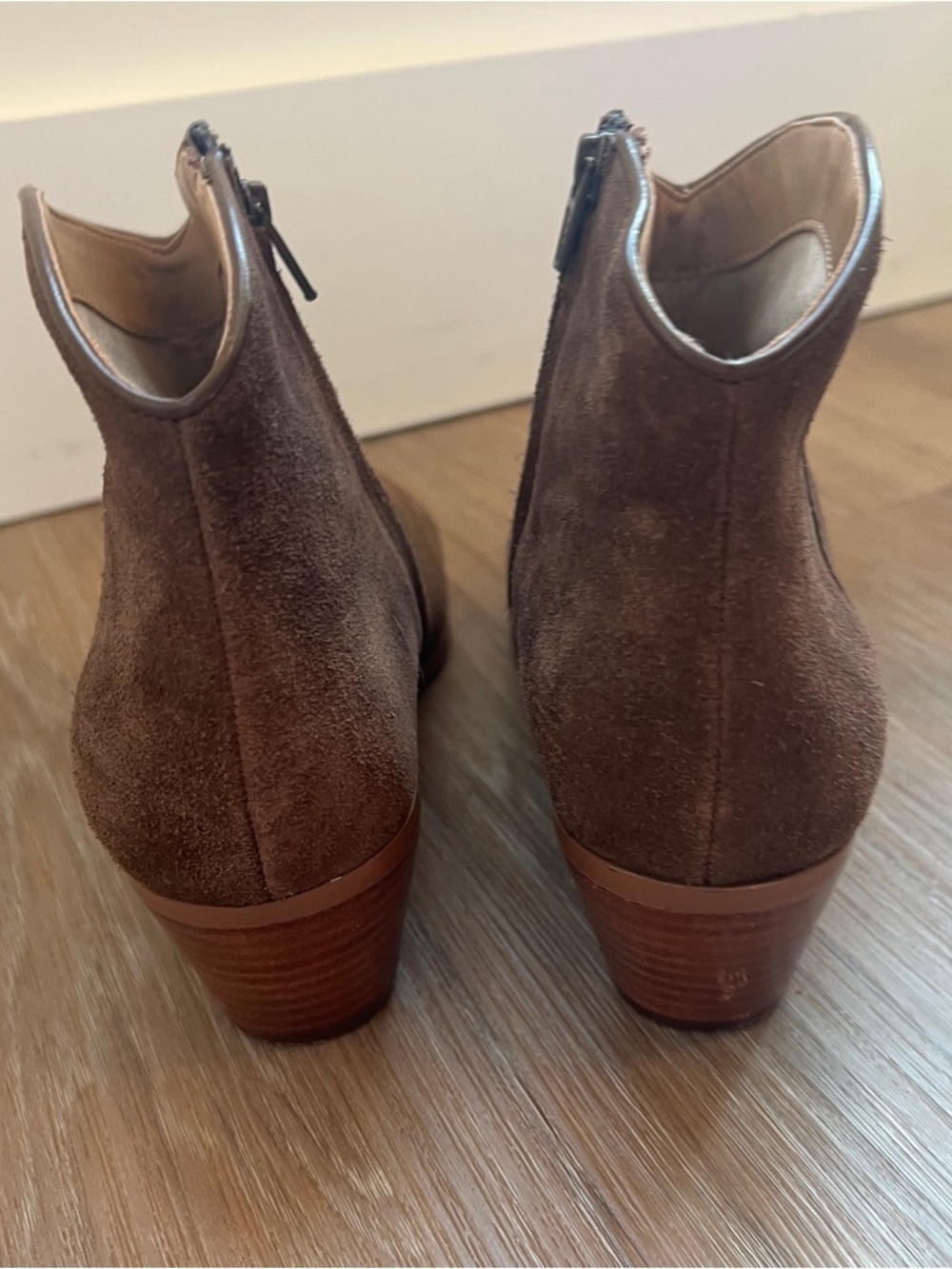 Banana Republic Suede Ankle Boots Brown Block Heel Size 8.5 leather western boho - Picture 3 of 8